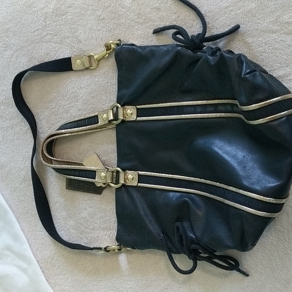 Black and gold Coach Poppy bag - Picture 4 of 6